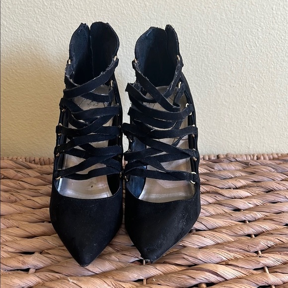 Elegant Black Strappy Women's Guess Heels - Picture 1 of 5